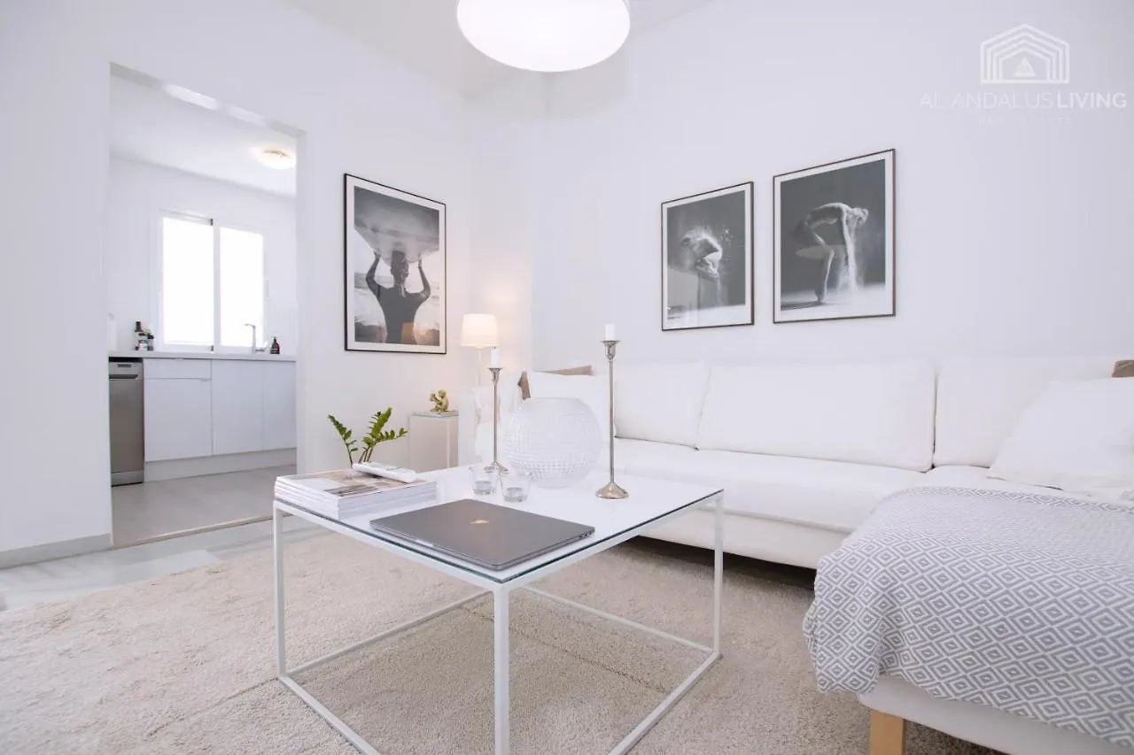 Scandinavian Seaview Terrace: Miraflores Beach Retreat Malaga